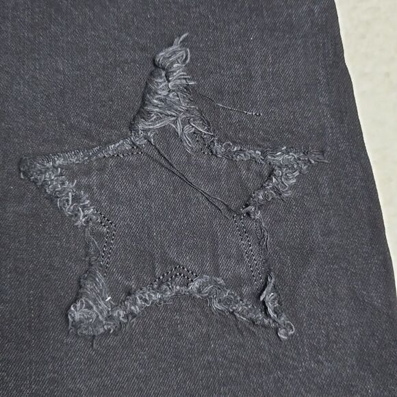 542 NWT Hot Topic Social Collision Black Star Patch Girls Denim Shorts Size 3 - Picture 5 of 8